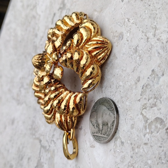 SUBSTANTIAL SOLID 18K Gold Hammered Maltese Cross Pendant - Picture 5 of 16